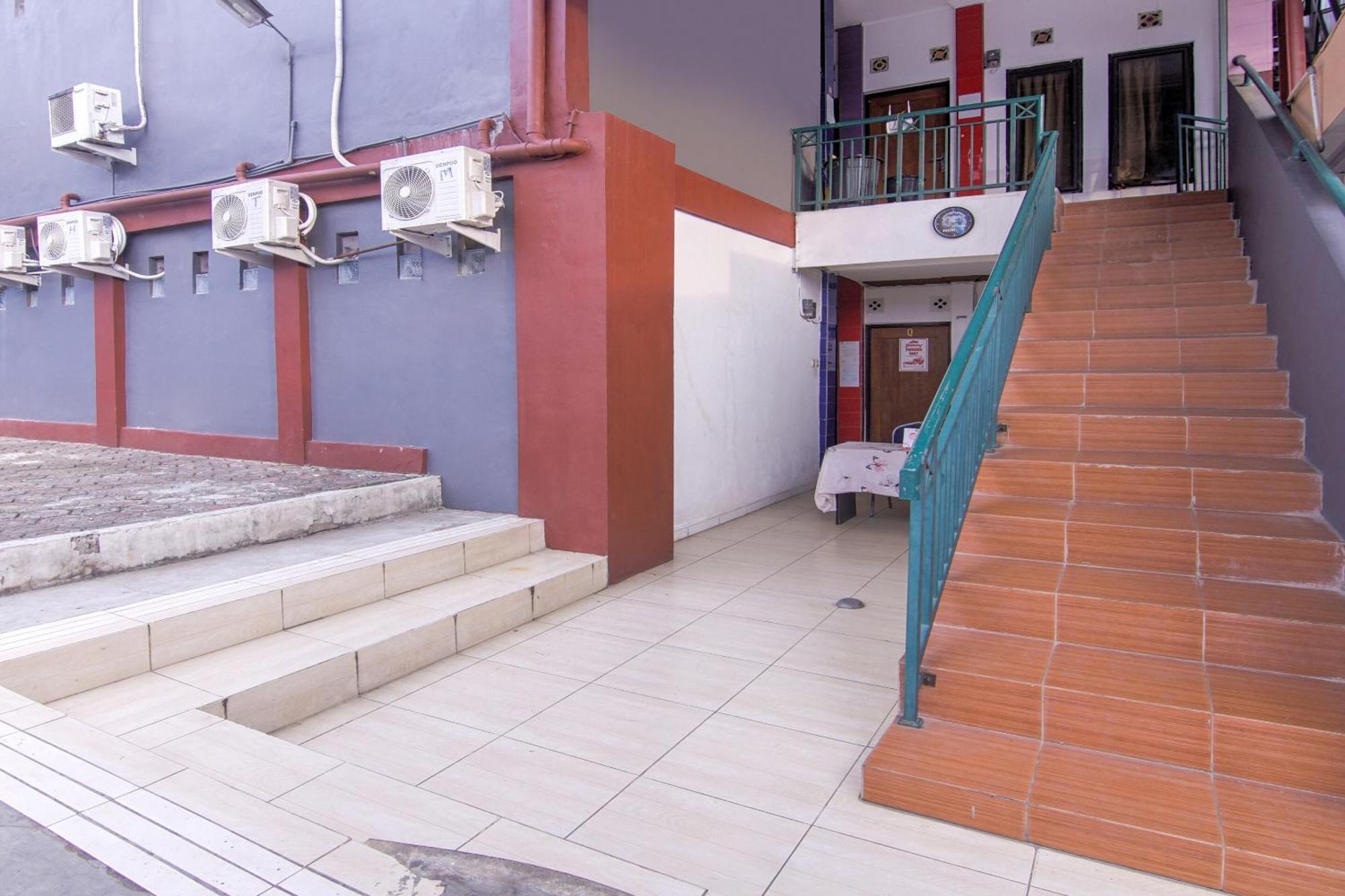 Oyo 3317 Maju Jaya Homestay Syariah Bogor Extérieur photo